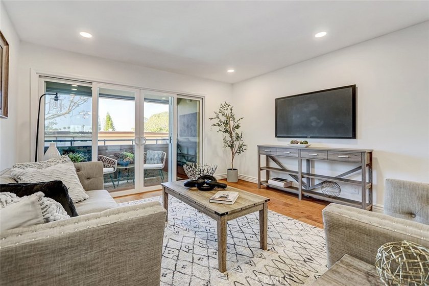 Welcome to this beautifully updated and light-filled 2-bedroom - Beach Condo for sale in Rancho Palos Verdes, California on Beachhouse.com