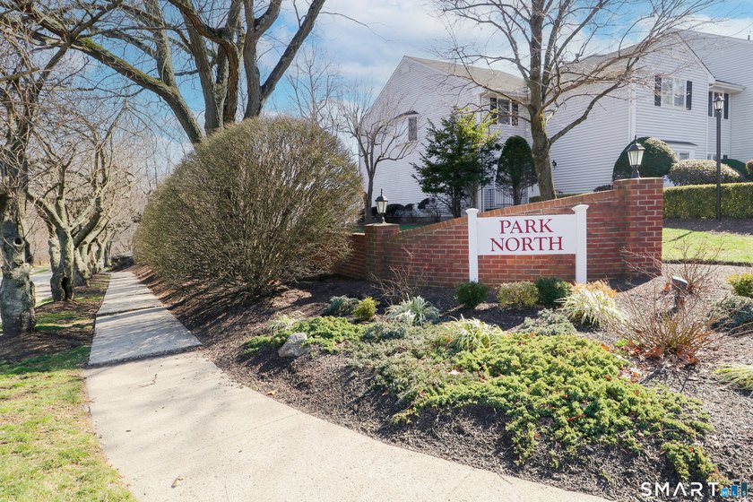 Impeccably maintained, updated 3 bedroom, 3 1/2 half bath - Beach Townhome/Townhouse for sale in Fairfield, Connecticut on Beachhouse.com