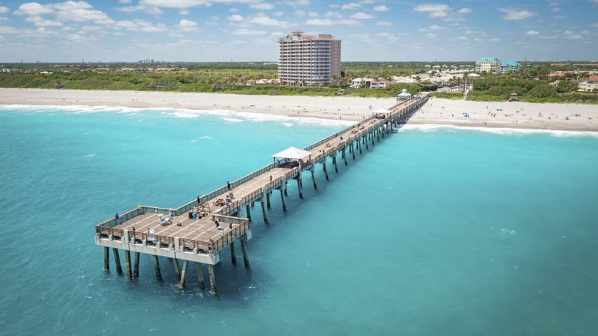 A RENOVATED PENTHOUSE with Ocean Breezes, wide panoramic views - Beach Condo for sale in Juno Beach, Florida on Beachhouse.com