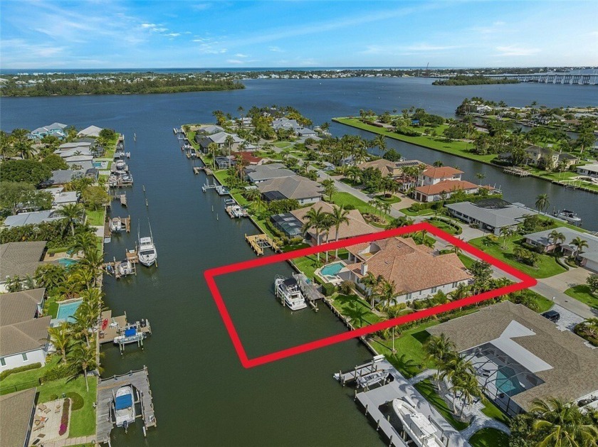 Deep Water Estate in Vero Isles, built by Helmet House in 2006 - Beach Home for sale in Vero Beach, Florida on Beachhouse.com
