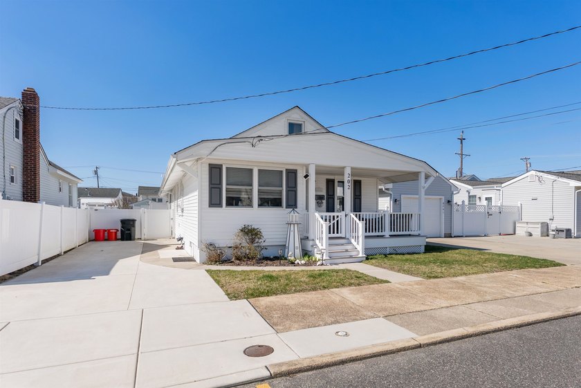 Gorgeous Southern End Single Family Home that has been - Beach Home for sale in Wildwood Crest, New Jersey on Beachhouse.com