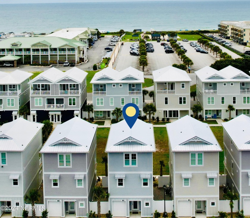 Rare opportunity to own one of the stand alone townhomes in - Beach Townhome/Townhouse for sale in Emerald Isle, North Carolina on Beachhouse.com