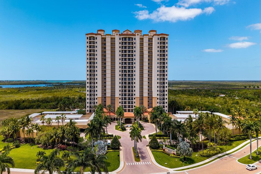 This 3BR/2.5BA condo is in the desirable gated community of - Beach Condo for sale in Naples, Florida on Beachhouse.com