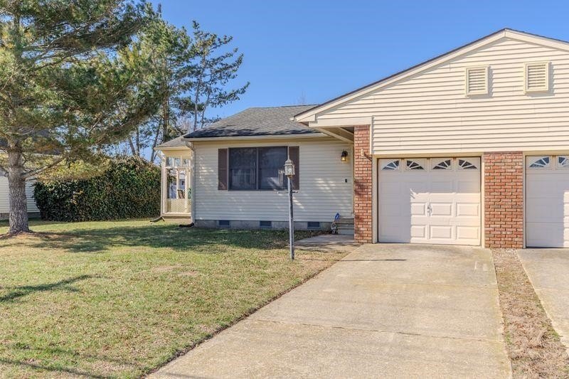 At 1112 Pittsburgh Avenue, the moment you step inside, you're - Beach Home for sale in Cape May, New Jersey on Beachhouse.com