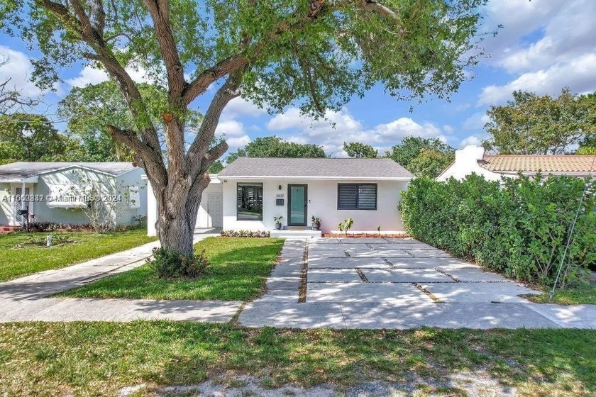 Modern, Clean, Spacious, Quiet & Centrally Located House in the - Beach Home for sale in Hollywood, Florida on Beachhouse.com