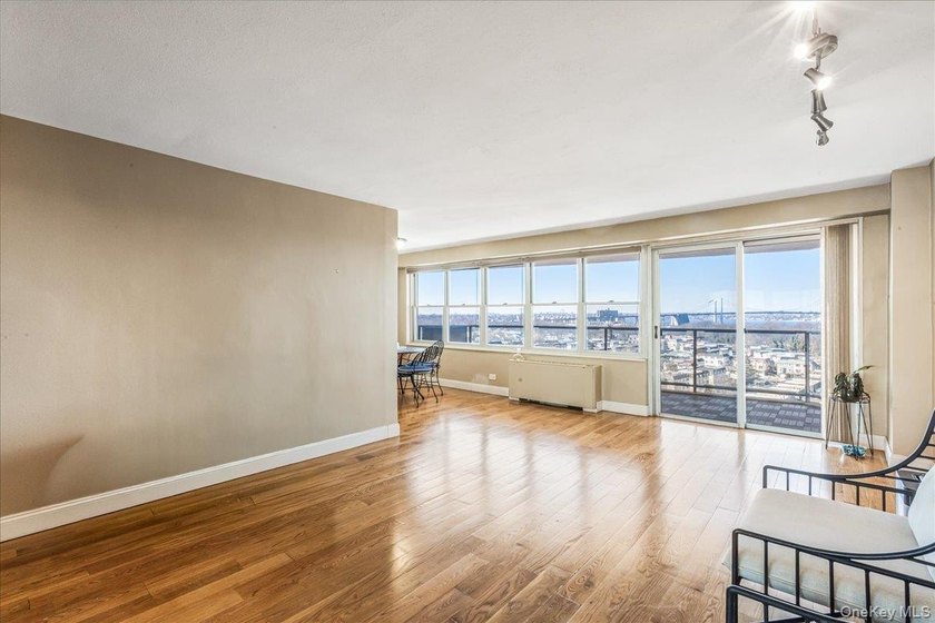 Welcome to The Towers at Waters Edge! This spacious 1-Bedroom - Beach Home for sale in Bayside, New York on Beachhouse.com