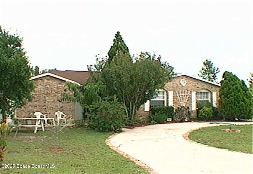 Nestled in the charming Brae Burn Park neighborhood, this - Beach Home for sale in Vero Beach, Florida on Beachhouse.com