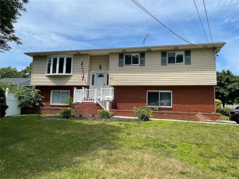 Beautifully and tastefully renovated in 2023 and  ready for you - Beach Home for sale in Northport, New York on Beachhouse.com