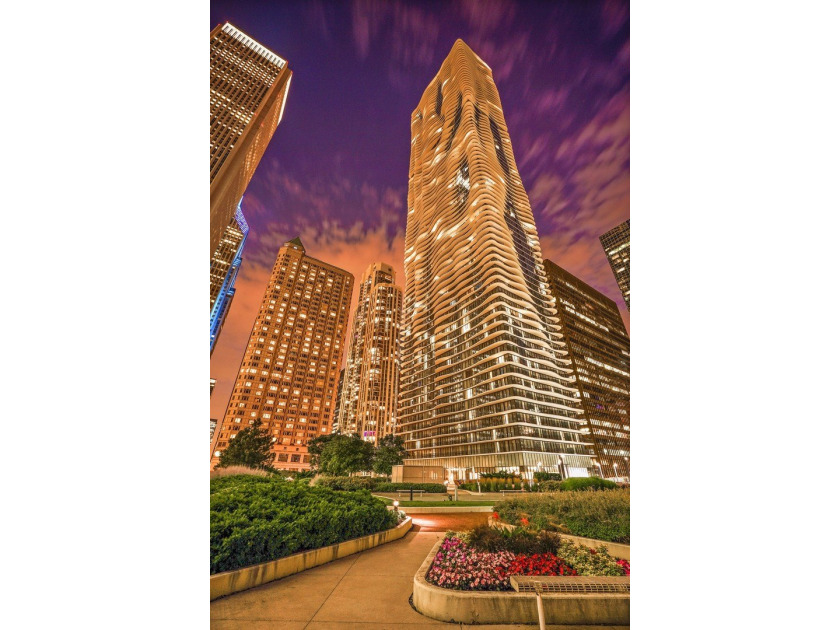 This is a large one bedroom plus den home on the 62nd floor of - Beach Home for sale in Chicago, Illinois on Beachhouse.com