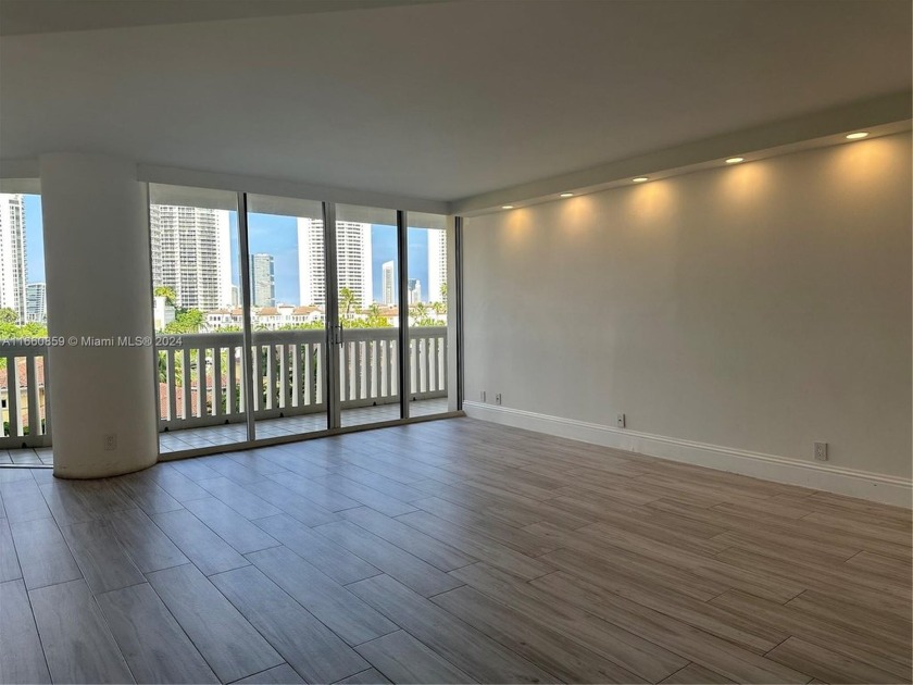 FULLY RENOVATED 3 BEDROOM/ 2.5 BATH UNIT THAT FLOWS THROUGH THE - Beach Condo for sale in Aventura, Florida on Beachhouse.com