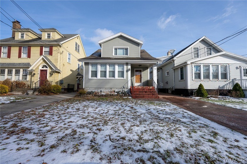Welcome to 292 Potters Road in the heart of South Buffalo-an - Beach Home for sale in Buffalo, New York on Beachhouse.com