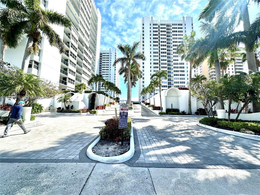 Beautiful updated condo at La Mer South Tower, directly on the - Beach Condo for sale in Hallandale Beach, Florida on Beachhouse.com