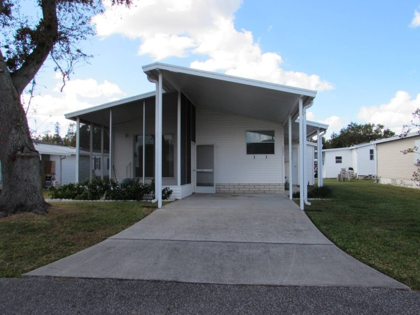 WELL MAINTAINED 2 BED 2 BATH JACOBSEN   Beautiful durable - Beach Home for sale in Trinity, Florida on Beachhouse.com