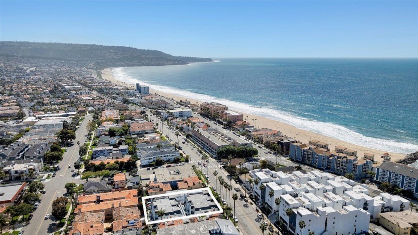Experience the perfect blend of coastal elegance and modern - Beach Condo for sale in Redondo Beach, California on Beachhouse.com