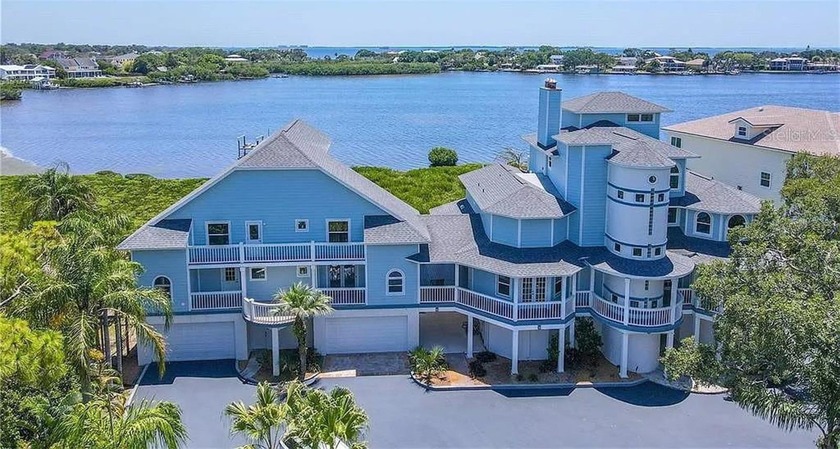 One or more photo(s) has been virtually staged. Welcome to an - Beach Home for sale in Palm Harbor, Florida on Beachhouse.com