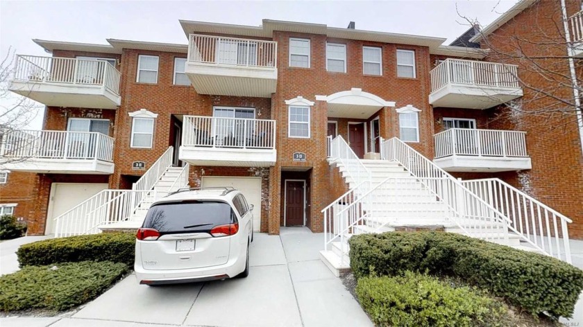 Welcome to 313 Weatherly Pl Unit B in College Point--where - Beach Condo for sale in College Point, New York on Beachhouse.com