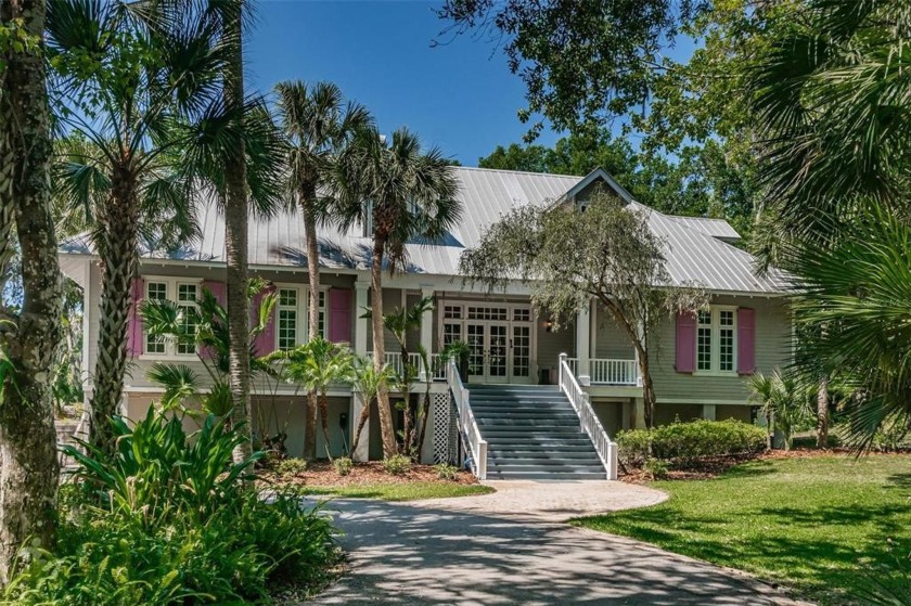 TWO ALAFIA RIVERFRONT HOMES SOLD TOGETHER AS A PACKAGE. THIS IS - Beach Home for sale in Riverview, Florida on Beachhouse.com