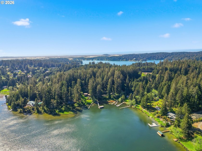 Rare Siltcoos Lake lakefront opportunity in Florence/Dunes - Beach Home for sale in Florence, Oregon on Beachhouse.com