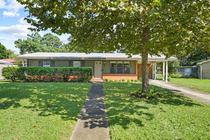 Welcome to your bright and airy mid-century home in the heart of - Beach Home for sale in Fort Walton Beach, Florida on Beachhouse.com