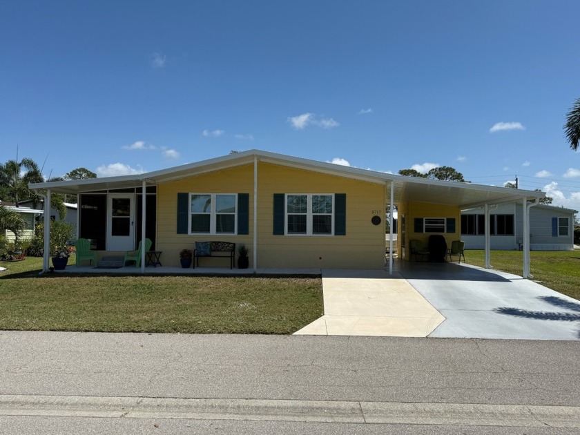 THIS HOME IS ON LEASED LAND WITH AN APPROXIMATE MONTHLY LOT - Beach Home for sale in Sarasota, Florida on Beachhouse.com