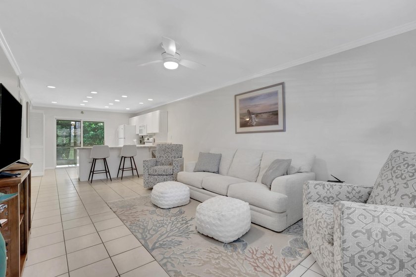 Amazing opportunity to get into this convenient location on - Beach Condo for sale in Marco Island, Florida on Beachhouse.com