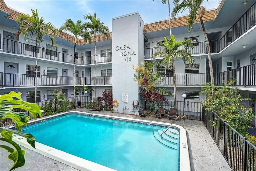 Motivated Seller! This charming 2 bed, 2 bath condo is the - Beach Condo for sale in Hallandale Beach, Florida on Beachhouse.com