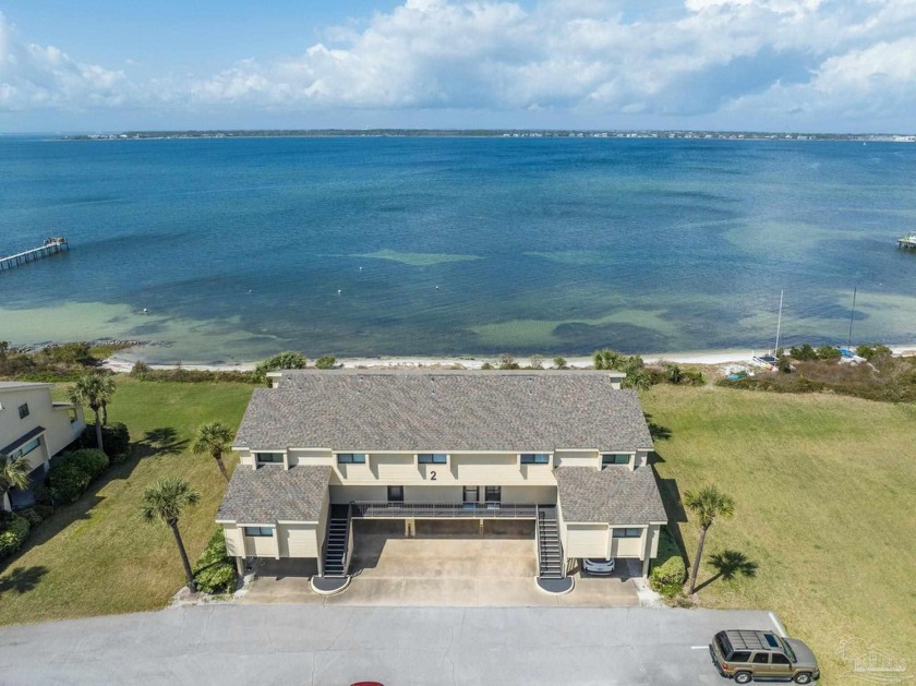 Stunning Waterfront Condo with Beach Access. Discover your ideal - Beach Home for sale in Pensacola Beach, Florida on Beachhouse.com