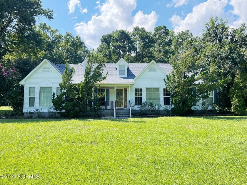 Southern living by the Neuse River. This classic Cape Cod style - Beach Home for sale in Havelock, North Carolina on Beachhouse.com