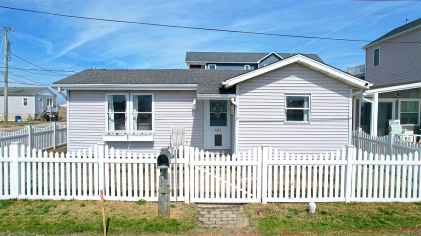 Experience the best of back bay living at 631 W. Montgomery Ave - Beach Home for sale in Wildwood, New Jersey on Beachhouse.com