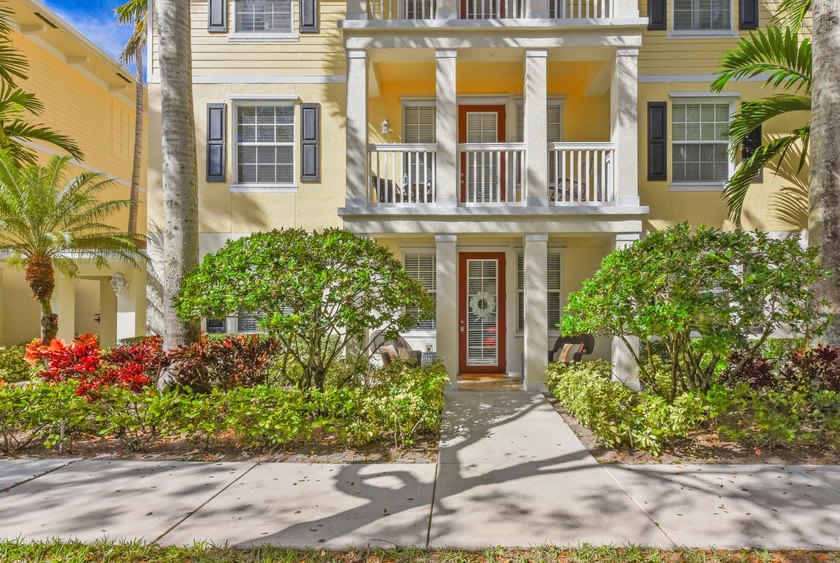 Fantastic opportunity to enjoy life in Jupiter! Rarely available - Beach Condo for sale in Jupiter, Florida on Beachhouse.com