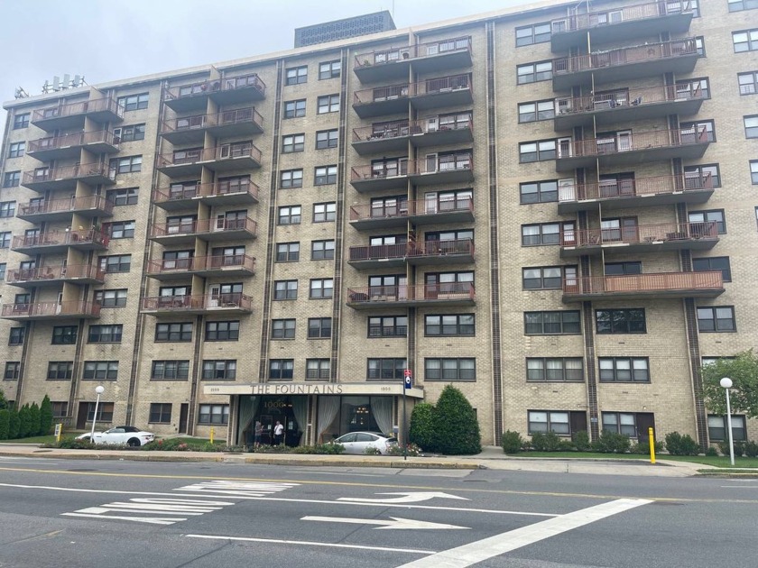 TOTALLY RENOVATED 2 BEDROOM WITH BALCONY & PARK VIEWS - Beach Condo for sale in Staten Island, New York on Beachhouse.com