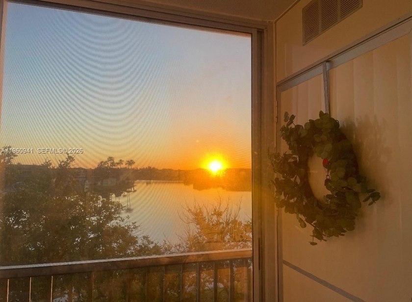 JUST REDUCED! BEAUTIFUL Waterfront 2/2 APARTMENT on 3RD - Beach Condo for sale in Pembroke Pines, Florida on Beachhouse.com