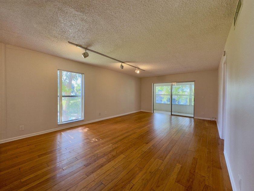 Excellent LOCATION! 2 bedroom, 2 bath second floor unit with - Beach Condo for sale in Delray Beach, Florida on Beachhouse.com