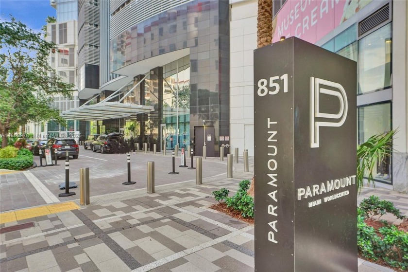 Stunning 1BR + den, 2BA corner unit at Paramount Worldcenter - Beach Condo for sale in Miami, Florida on Beachhouse.com