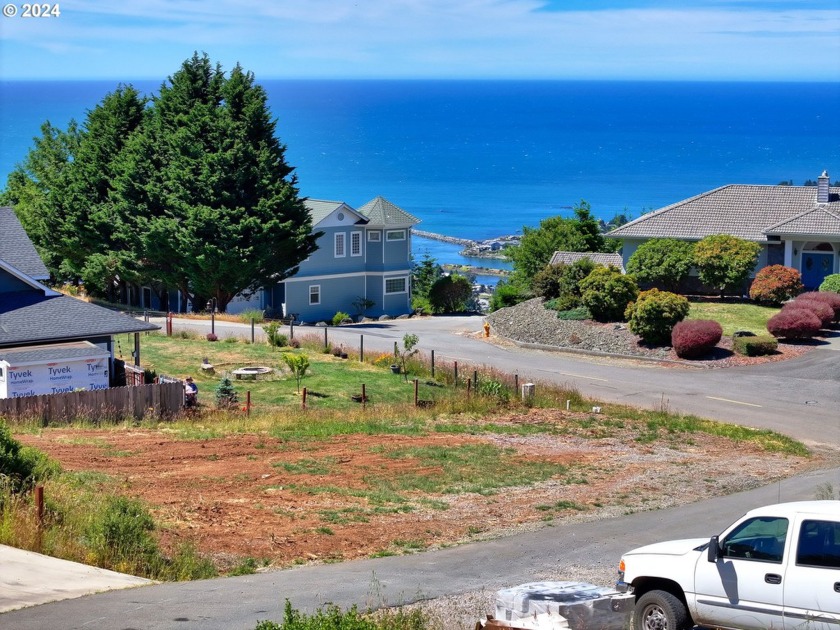 Opportunity to build custom ocean view home in an upscale - Beach Lot for sale in Brookings, Oregon on Beachhouse.com