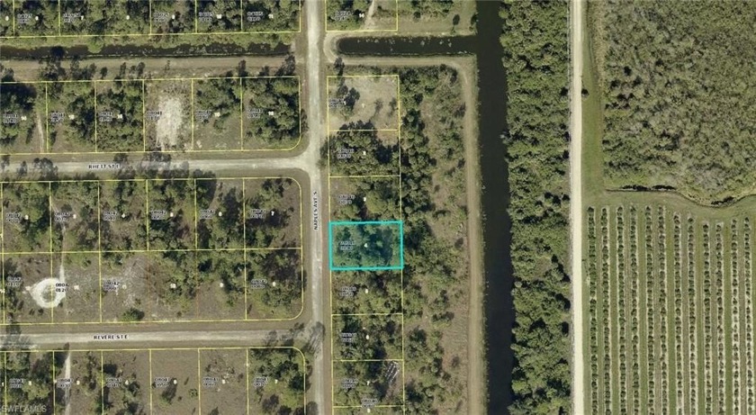 Super canal lot with a large easement behind the property for - Beach Lot for sale in Lehigh Acres, Florida on Beachhouse.com