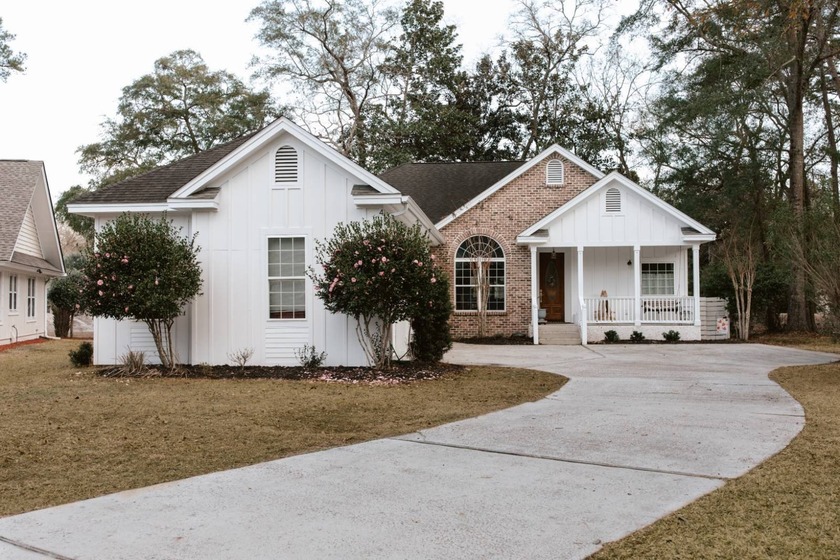 Nestled at the back of a quiet cul-de-sac with peaceful golf - Beach Home for sale in Bluffton, South Carolina on Beachhouse.com