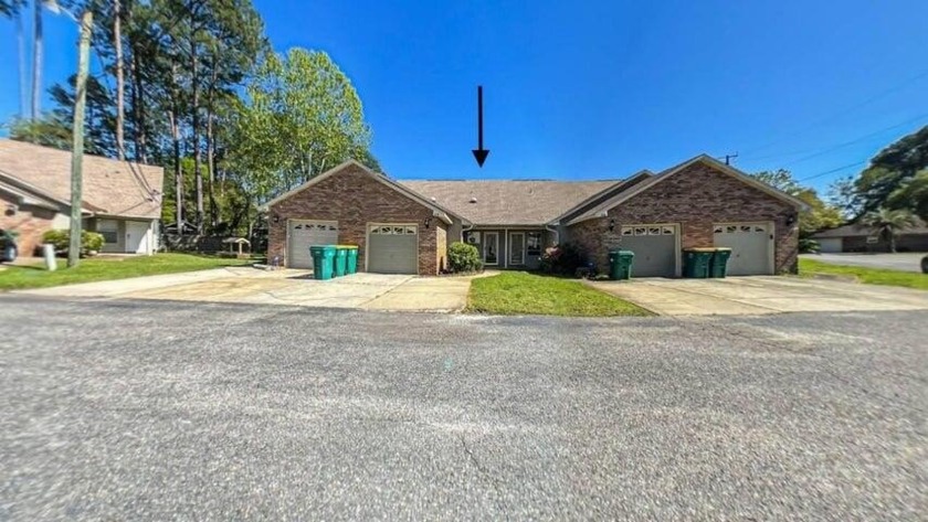 Great townhome, convenient to bases. Seller may entertain VA - Beach Home for sale in Fort Walton Beach, Florida on Beachhouse.com