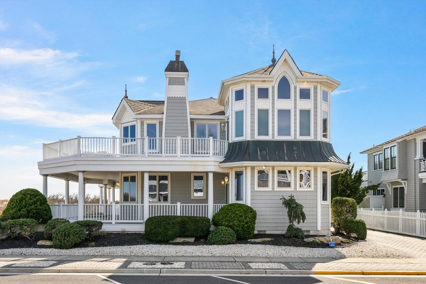 Opportunities like this exceptional oceanfront home--with an - Beach Home for sale in Stone Harbor, New Jersey on Beachhouse.com