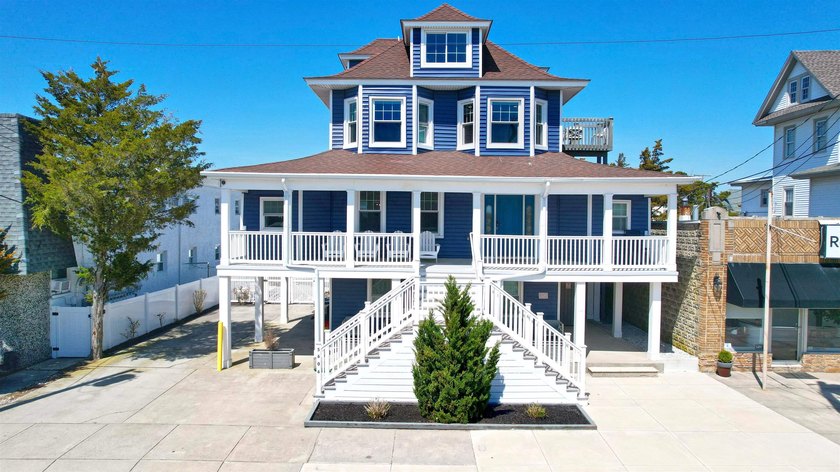 ROOM FOR YOU AND INCOME TOO! It's easy to embrace the coastal - Beach Townhome/Townhouse for sale in Wildwood Crest, New Jersey on Beachhouse.com