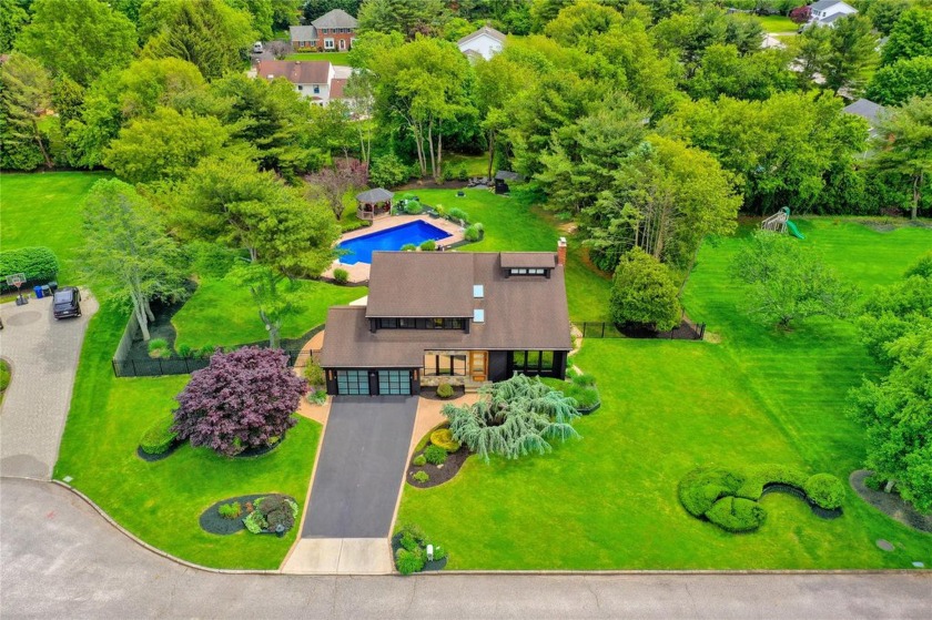 Perfectly remodeled home with extensive SMART HOME features on - Beach Home for sale in Mount Sinai, New York on Beachhouse.com