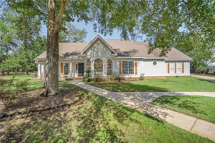 ***Sellers preferred lender is offering a lender credit!! This - Beach Home for sale in Mobile, Alabama on Beachhouse.com