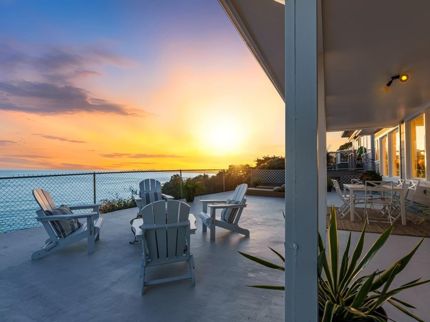 Ever dreamt of waking up to views so stunning you'd think you're - Beach Home for sale in Aptos, California on Beachhouse.com