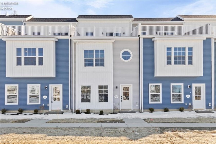 Welcome to Harborwalk. Lorain's Premier Waterfront Community! - Beach Home for sale in Lorain, Ohio on Beachhouse.com