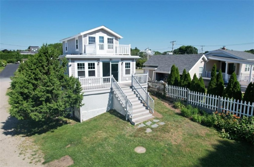 Waterview walk to water opportunity in Snug Harbor.  This - Beach Home for sale in South Kingston, Rhode Island on Beachhouse.com