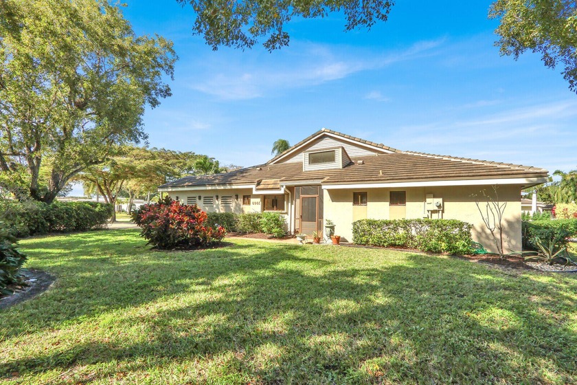 A bright, airy villa nestled within a gated golf course - Beach Home for sale in Lake Worth, Florida on Beachhouse.com
