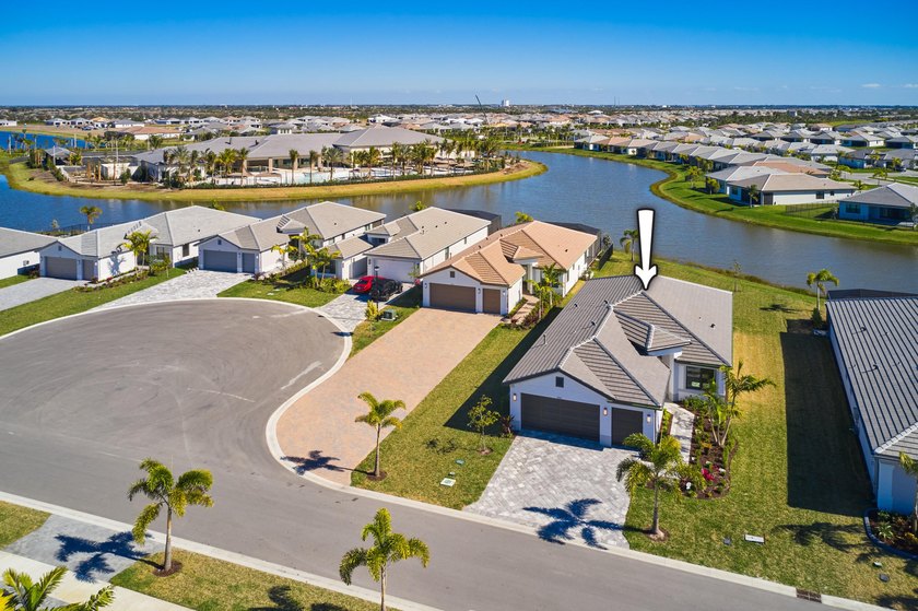 Stunning and better than new! This 2025-built residence in the - Beach Home for sale in Port Saint Lucie, Florida on Beachhouse.com