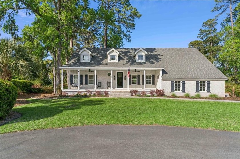 Tucked away on a quiet cul-de-sac in one of the most - Beach Home for sale in Saint Simons, Georgia on Beachhouse.com