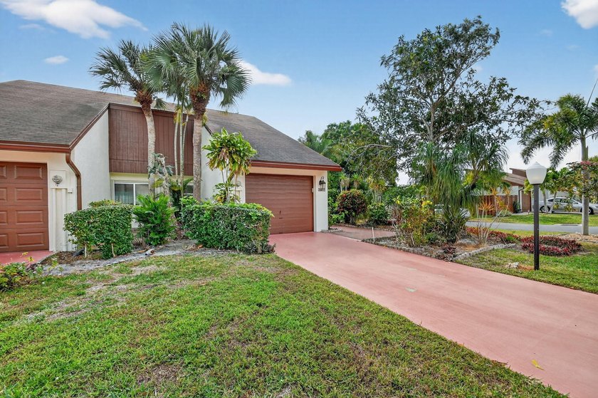 JUST ANNOUNCED - SELLERS WILL REPLACE THE PEAKED ROOF BEFORE - Beach Home for sale in Lake Worth, Florida on Beachhouse.com