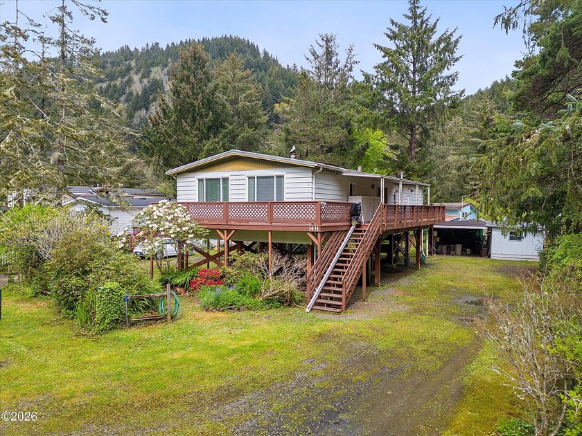 Charming Riverside Retreat in Fun River - Room to Live, Garden & - Beach Home for sale in Lincoln City, Oregon on Beachhouse.com